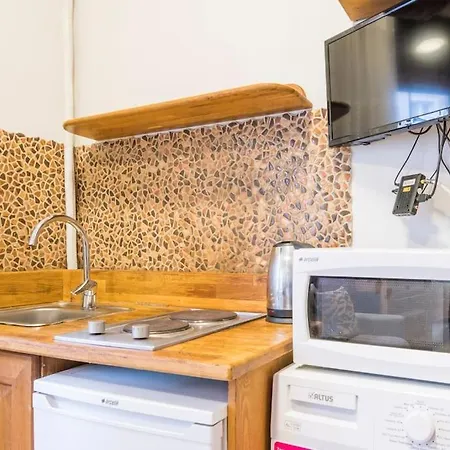 Bright 1 Bedroom Flat W/ac In Cihangir Stambuł