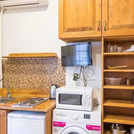 Bright 1 Bedroom Flat W/ac In Cihangir * Stambuł